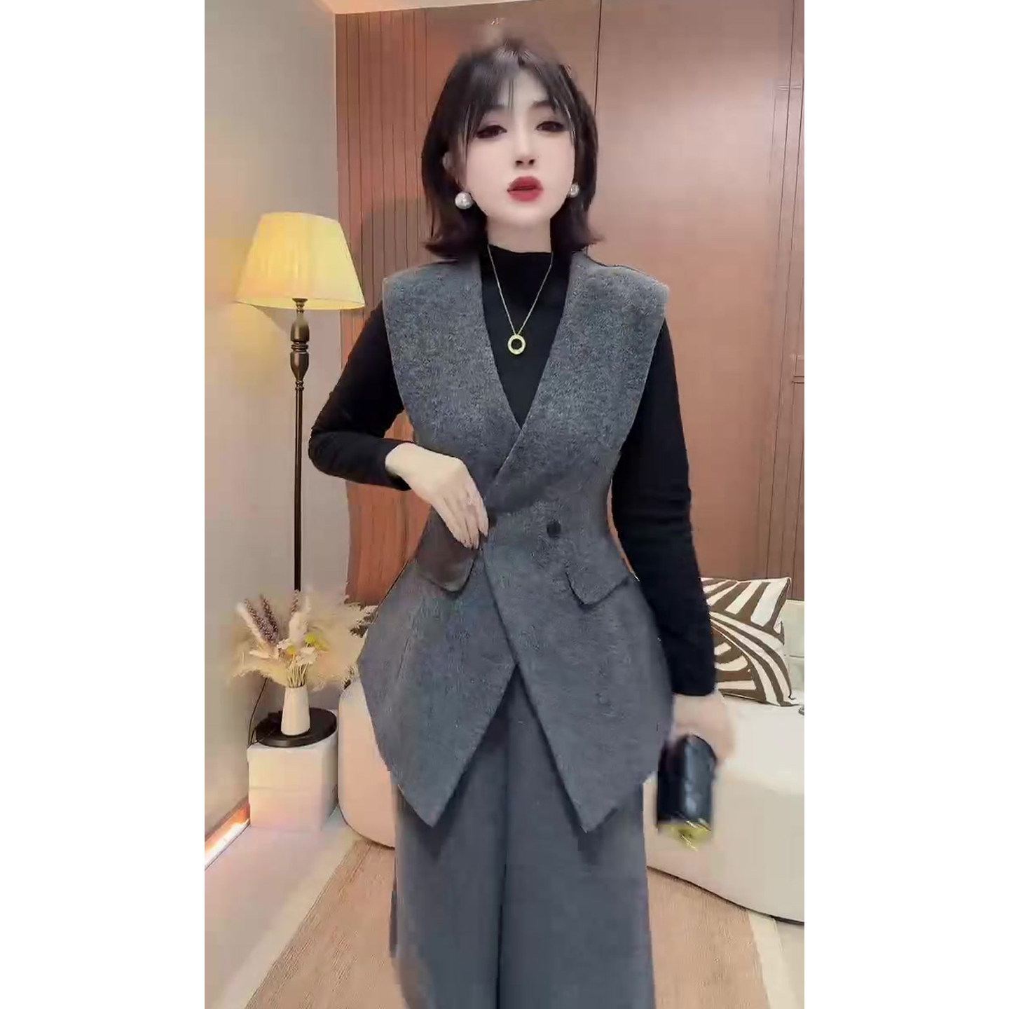 纯色净版套装女2026春季新款毛呢马甲+黑色打底衫+阔腿裤三件套装,淘宝优惠券,粉丝福利购,淘宝优惠卷