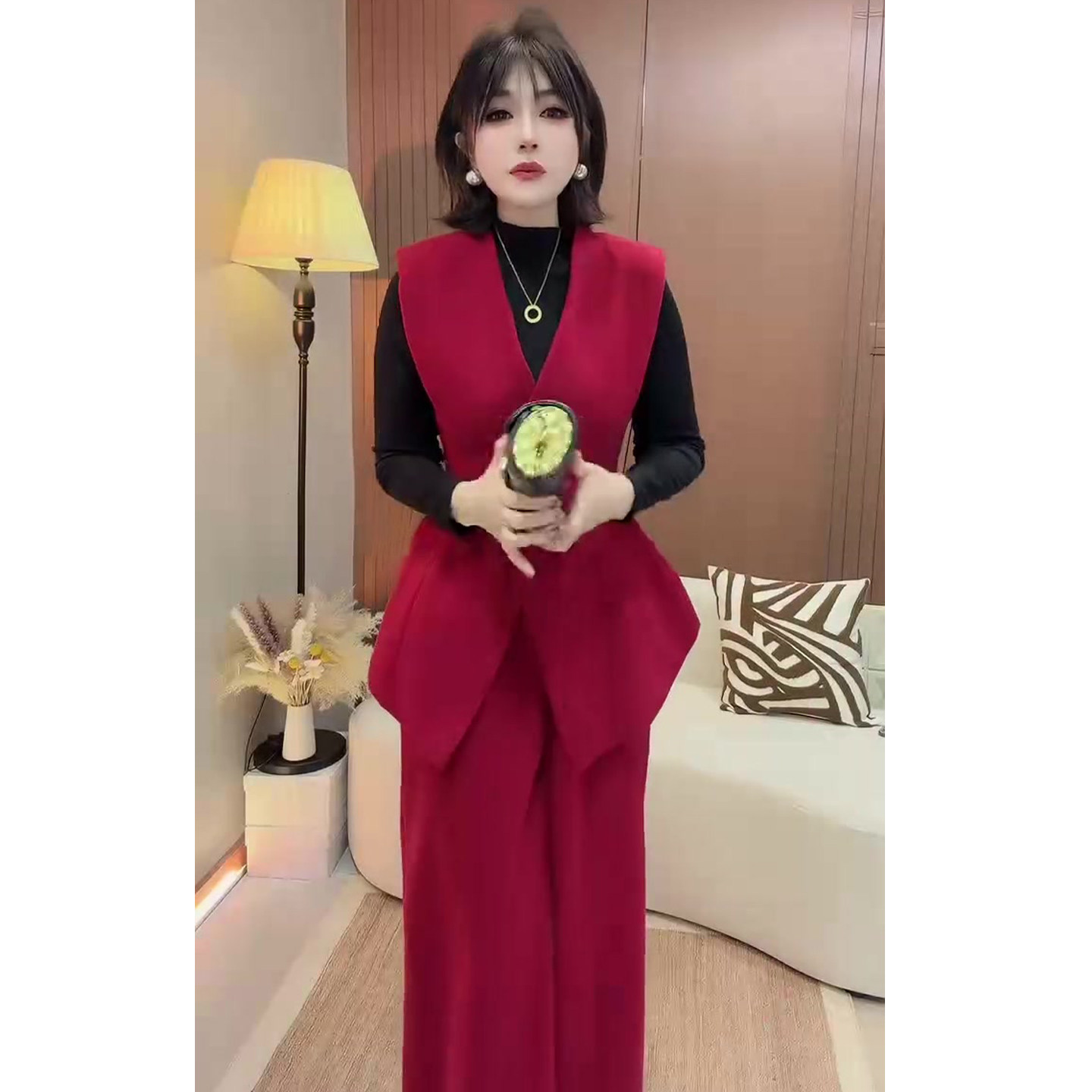 纯色净版套装女2026春季新款毛呢马甲+黑色打底衫+阔腿裤三件套装,淘宝优惠券,粉丝福利购,淘宝优惠卷