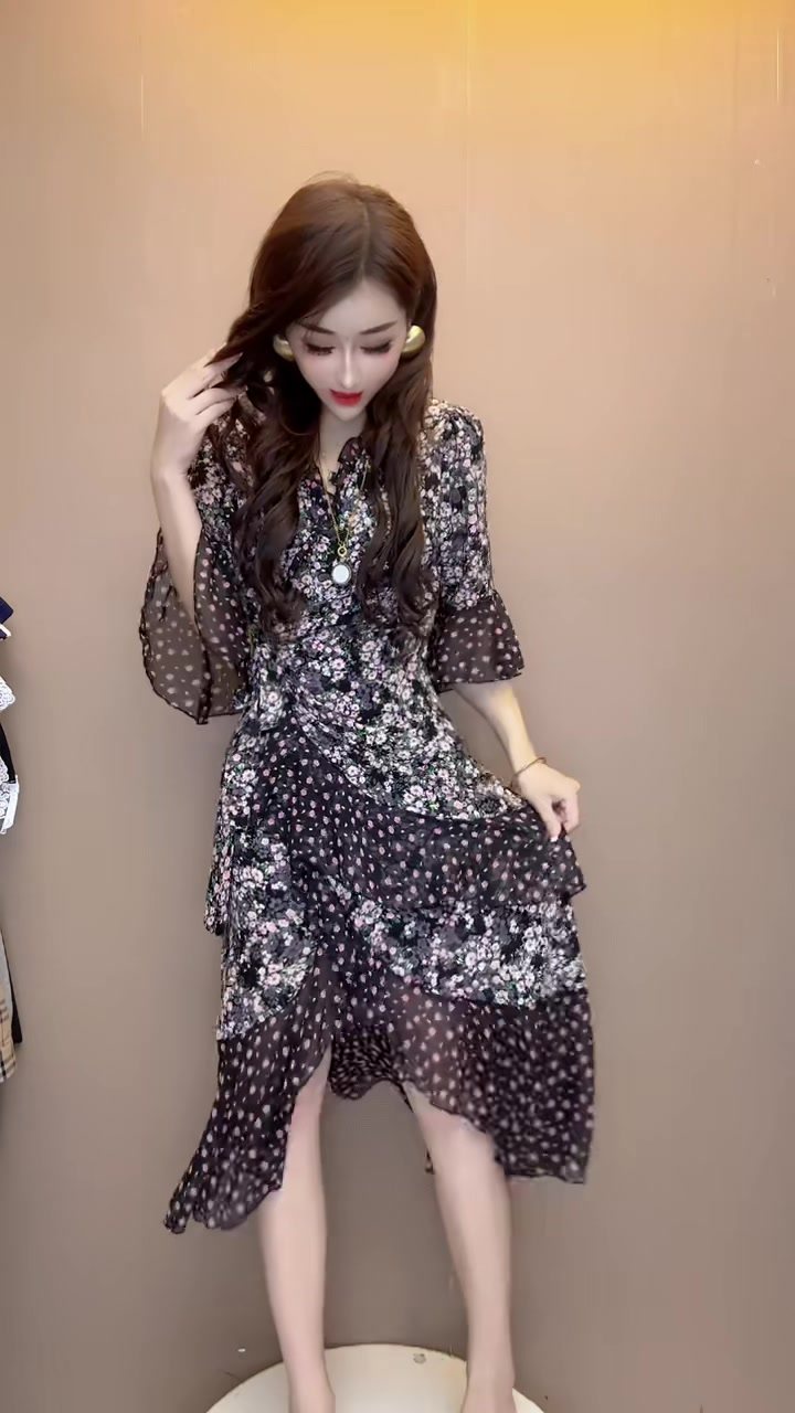 网红爆款时尚复古碎花连衣裙女夏季新款收腰显瘦小众别致雪纺裙潮,淘宝优惠券,粉丝福利购,淘宝优惠卷