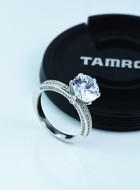 4克拉豪华大钻微镶六爪仿真戒指