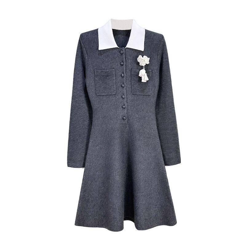 小香风名媛2025秋冬新款撞色翻领小胸花修身显瘦包臀针织连衣裙女