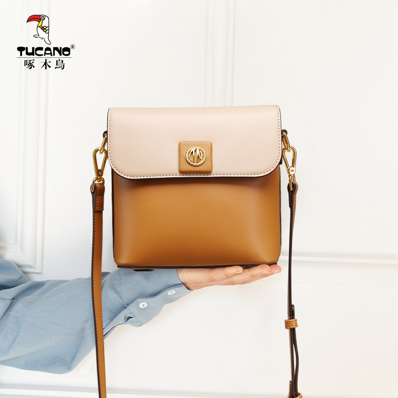 啄木鸟2021新款潮休闲大容量水桶包 啄木鸟七好女士包袋