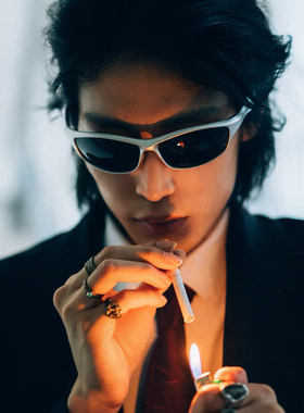 滴滴帅气中古银色Y2K男女千禧百搭骑行墨镜户外网红偏光太阳眼镜