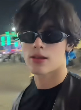 2026新潮春夏轻奢痞帅个性窄框黑色太阳眼镜欧美日常炸街遮阳墨镜