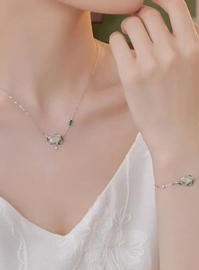 原创灵蛇舞扇项链女文艺复古名族风扇形和田玉毛衣链小众气质吊坠