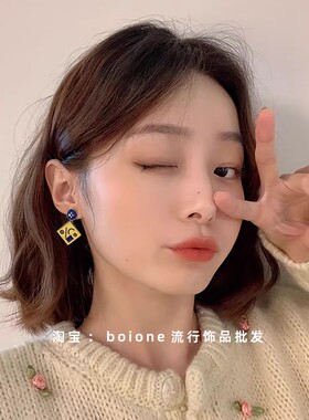 【实拍】小众显白涂鸦菱形耳夹