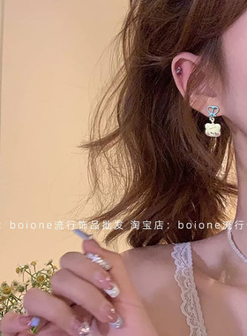 夏天多巴胺可爱减龄蓝色耳夹