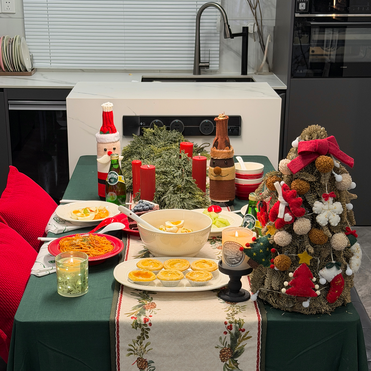 釉下彩2026新款新婚礼物碗碟套装家用浮雕餐具乔迁送礼饭碗盘组合,淘宝优惠券,粉丝福利购,淘宝优惠卷