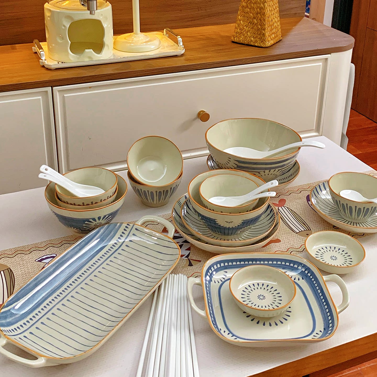 日式釉下彩2025新款碗碟套装家用高颜值陶瓷餐具乔迁送礼饭碗盘子