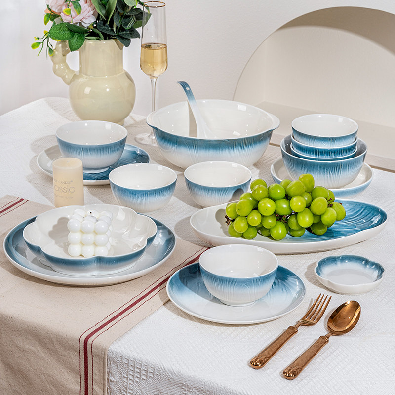 釉下彩2025新款碗碟套装家用中式餐具高级感浮雕渐变碗筷盘子组合