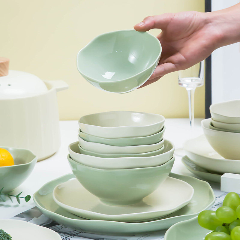 釉下彩奶油风餐具碗碟套装家用高温2025新款清新陶瓷套装盘子组合