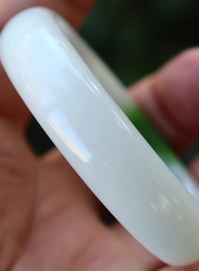 天然新疆和田玉翠青手镯
