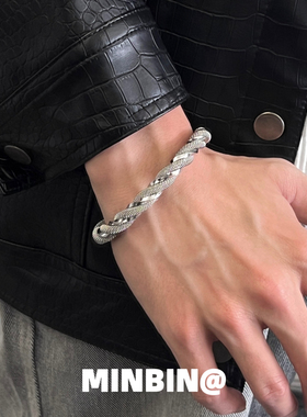 缠绕几何高级感手镯ins冷淡风