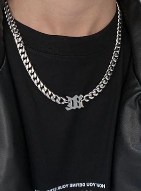 钛钢古巴链字母项链潮牌