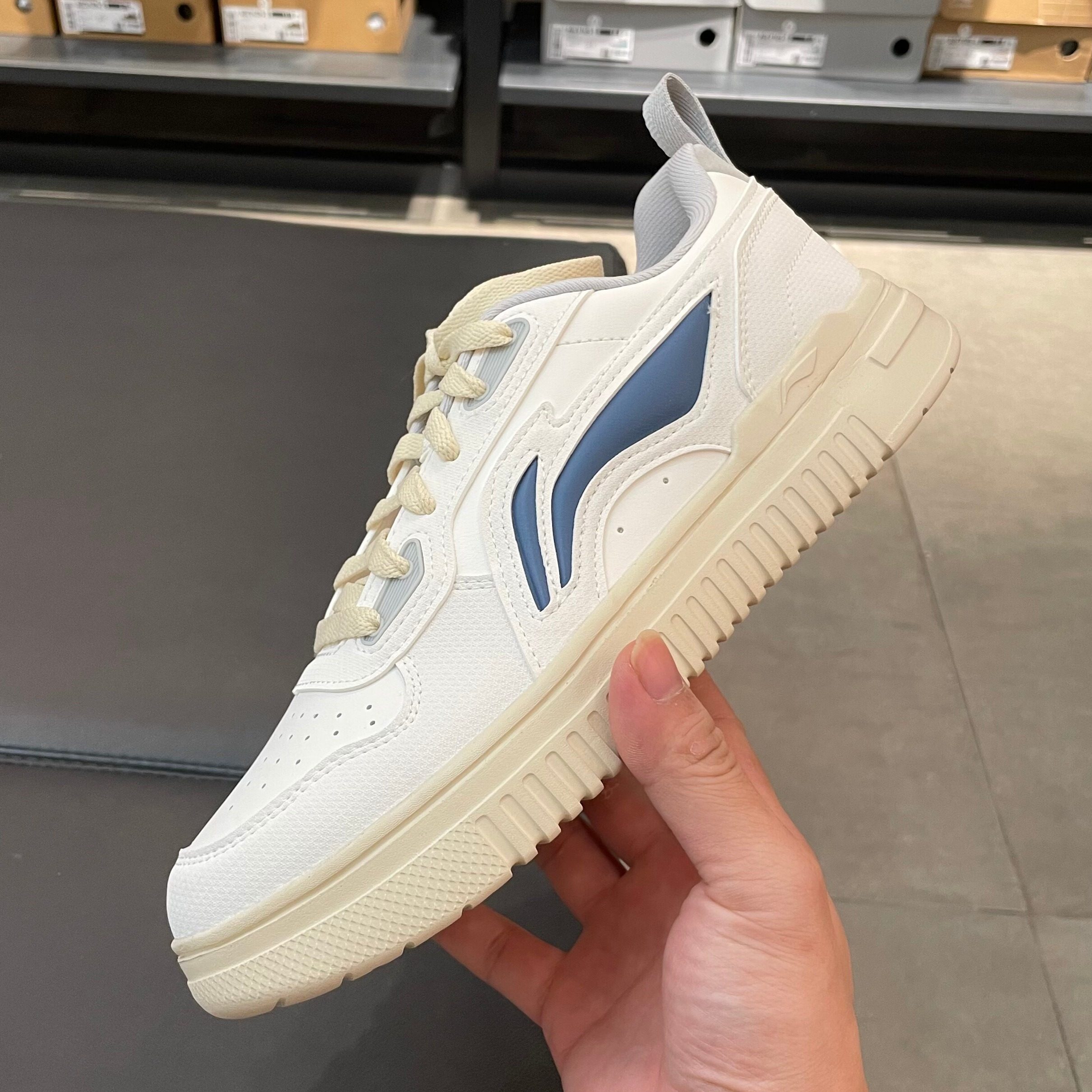 李宁经典休闲鞋2025新款休闲百搭青云男子减震回弹板鞋AGCV101,淘宝优惠券,粉丝福利购,淘宝优惠卷