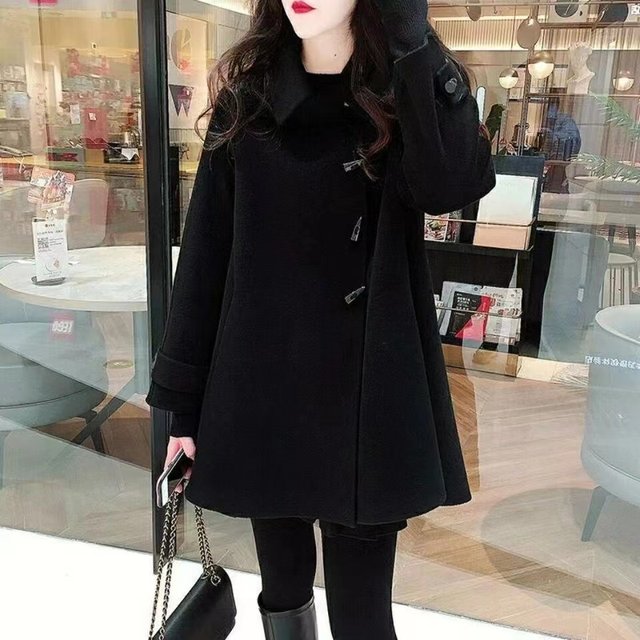 Black horn button high-end coat for women mid-length 2023 new Korean version loose cloak woolen coat for small people