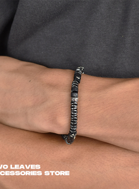 TWO LEAVES 做旧复古简约手链潮流街头钛钢保色男女情侣设计手串