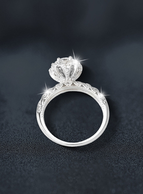 时尚S925纯银莫桑钻戒指女轻奢高级感求婚钻戒指环配饰送女朋友