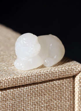 籽料吊坠挂件狮子瑞兽新疆和田玉