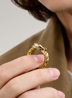 周生生传奇金龙生肖龙足金戒指