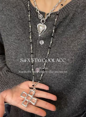 甜酷风镂空十字架吊坠串珠长款女士项链轻奢简约毛衣链高级感