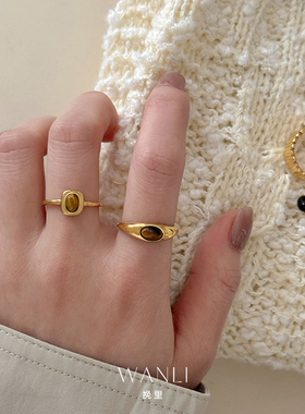 挽里钛钢镀18k真金虎眼石戒指