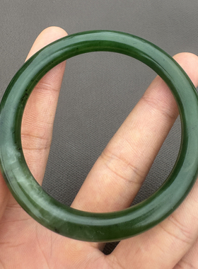 和田玉俄料碧玉细腻油润菠菜绿卡53mm手镯Q