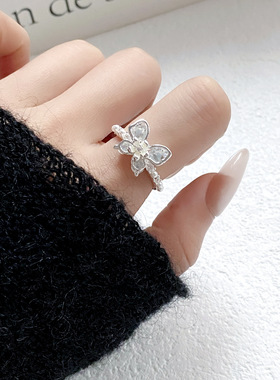 轻奢蝴蝶锆石戒指立体花朵女小巧甜美小清新开口简约小众设计手饰