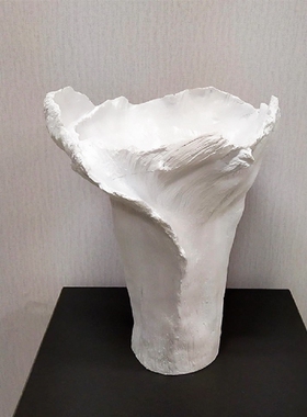 侘寂风白色树脂花瓶高级感花器家居客厅售楼部餐桌黑色装饰品摆件