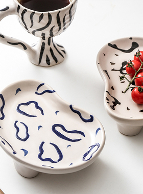 森度摆件摆盘样板房家居托盘创意小众陶瓷手工异形三角盘高脚杯