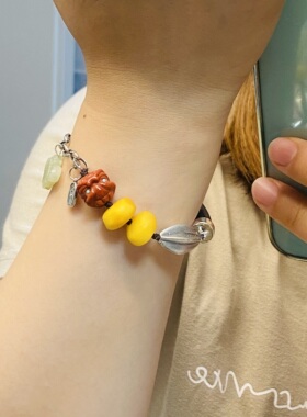 南红原创设计风纯银蜜蜡汉服手串