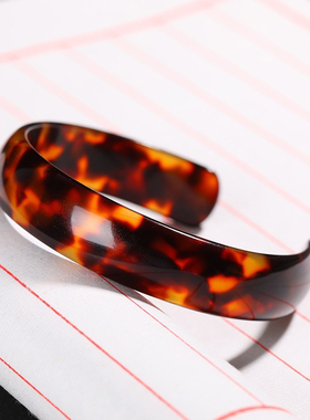 仿玳瑁色女款开口宽手镯