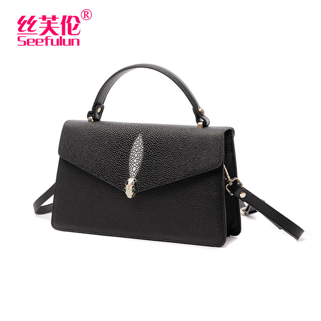 Fashion new temperament genuine leather cross-body handheld small square bag