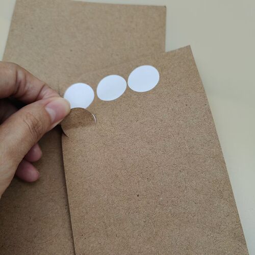 牛皮纸封口贴瓦楞纸箱包装盒专用封口贴特粘标签不干胶定制 - 图2