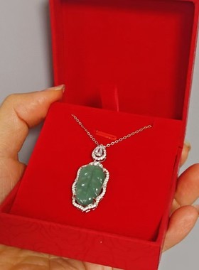 香港壹刻珠宝 危料湖水绿菩叶翡翠真的太漂亮啦搭配925银链