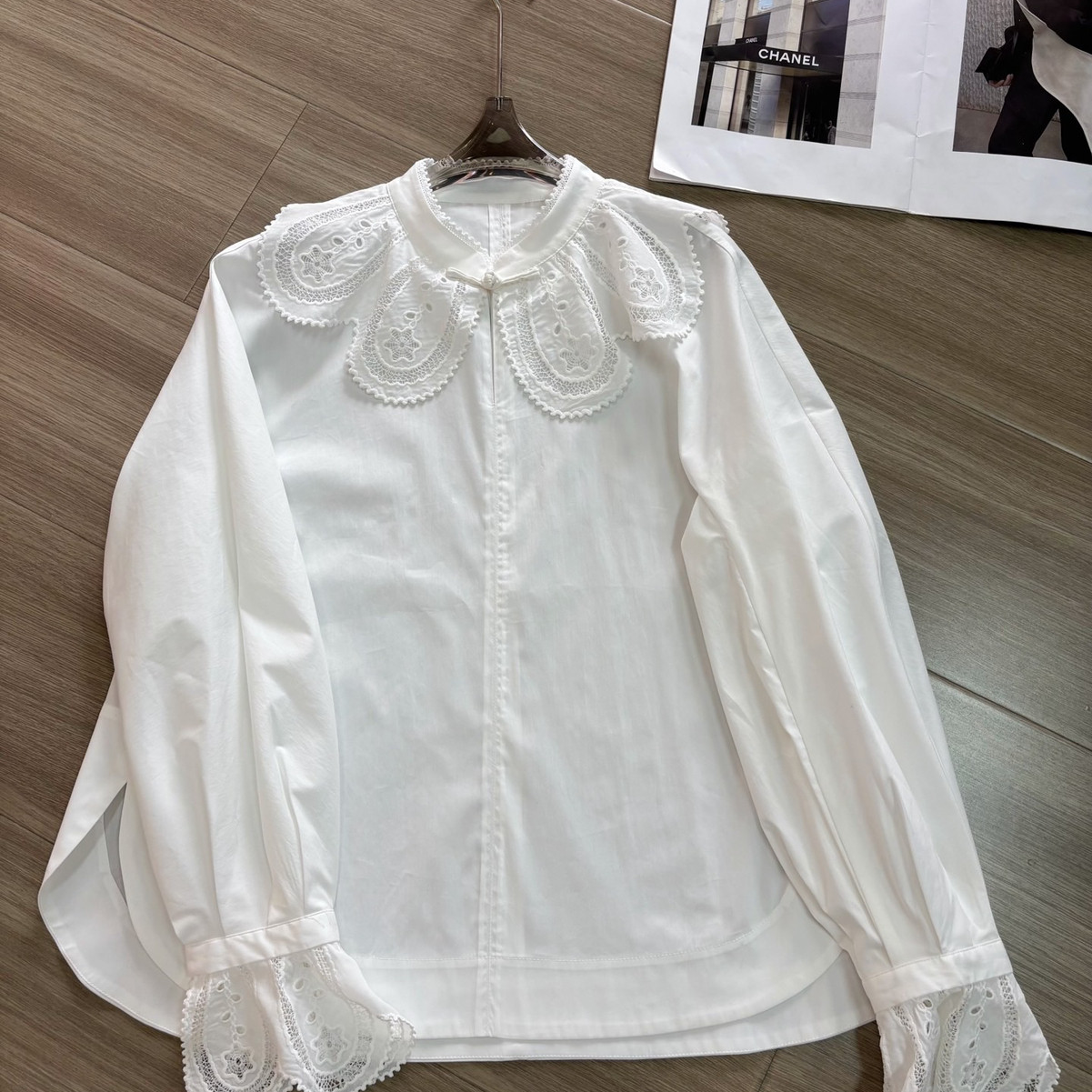 诺诺绣镂空云肩花瓣领减龄气质喇叭袖宽松上衣小衫YS1-zl-A77201,淘宝优惠券,粉丝福利购,淘宝优惠卷