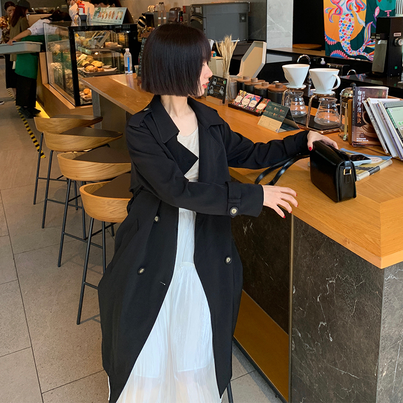 小个子黑色风衣女 秋装新款女装流行外套 2020 施小暴 拥有直角肩 小个子黑色风衣女 秋装新款女装流行外套 2020 施小暴 拥有直角肩