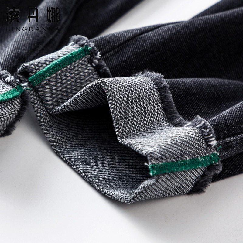 黑色直筒2021年新款秋冬裤子牛仔裤 凌丹娜牛仔裤