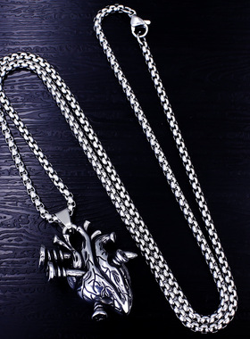 欧美复古创意夸张个性不锈钢男士吊坠朋克哥特螺丝钉心脏造型项链