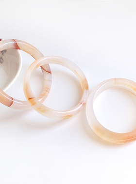 沛孚朱砂椭圆形冰种玉髓贵妃手镯