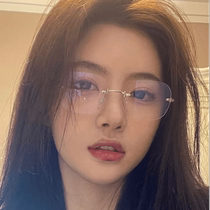 Japan Cauxpus Köden Light Lavish Pure Titanium Glasses Woman can be matched with a small near view of the eye