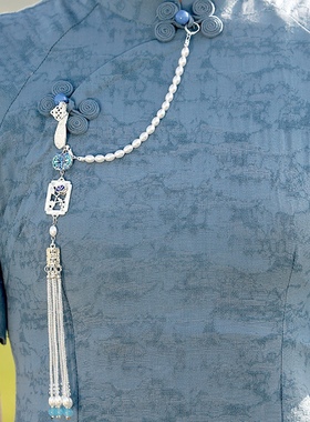 素雅银白色旗袍压襟汉服景泰蓝