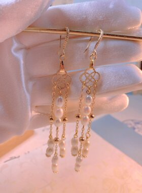 流苏配饰小礼服女神款淡水珍珠