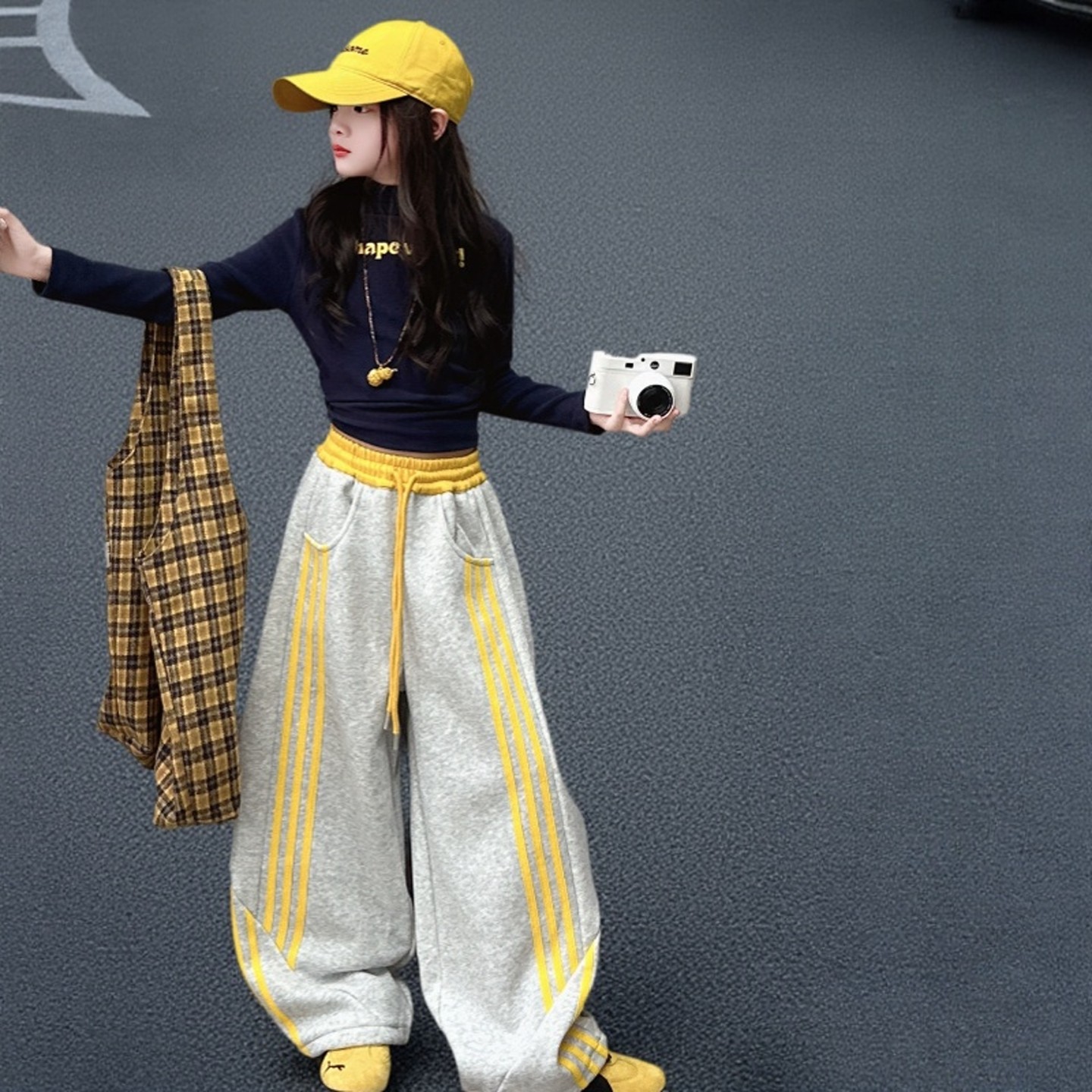 女童爵士街舞双面德绒T恤2025冬季新款一体绒加厚工装伞兵阔腿裤,淘宝优惠券,粉丝福利购,淘宝优惠卷