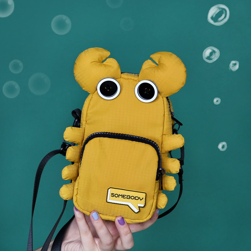 三色补丁小螃蟹搞怪女2020手机包 三色补丁女士包袋