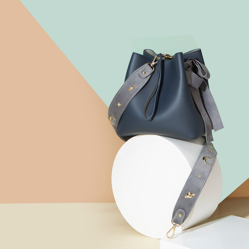 宽肩带女2020新款潮女单肩风水桶包 acezwin女士包袋