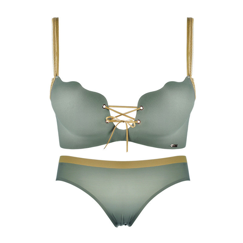 拉b无痕无钢圈小胸绑带防下垂内衣 兰仪贝芬文胸