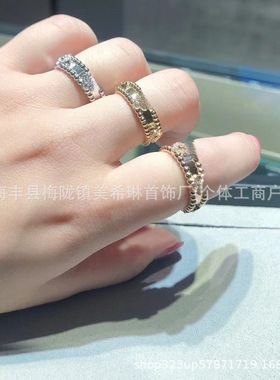 高版本v金万花筒宽窄版戒指女四叶小花满钻高级情侣对戒礼物批发