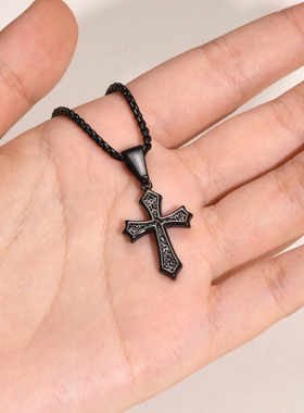 跨境外贸爆款个性嘻哈十字架钛钢吊坠轻百搭小众设计感男女项链
