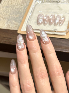 Mm nail珠光小白花穿戴甲爆闪猫眼手绘高级感显白手工定制美甲贴